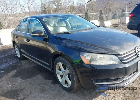 2013 Volkswagen Passat 2.5L Se z USA, uszkodzony, nr VIN 1VWBH7A32DC078963